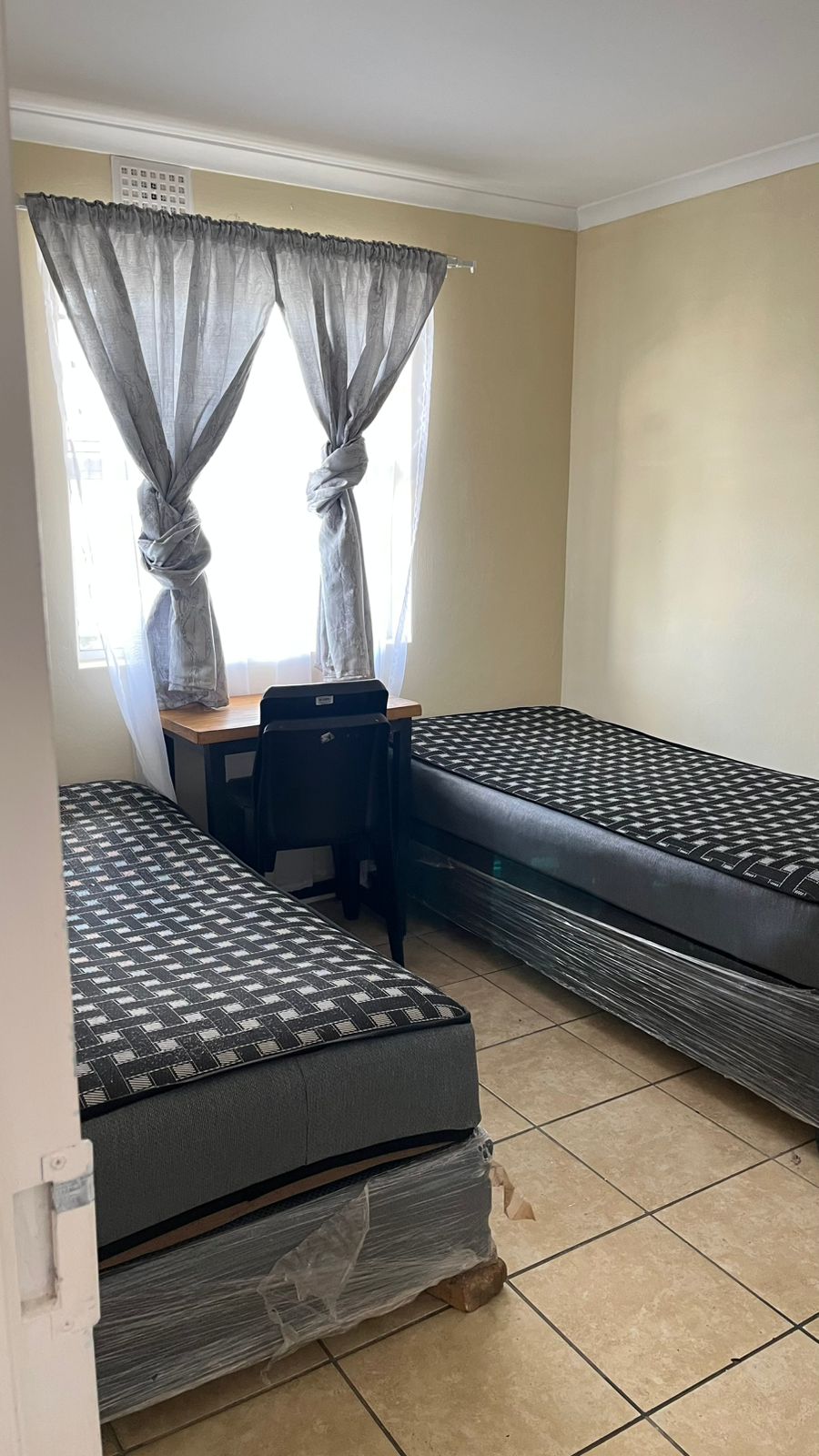 To Let 2 Bedroom Property for Rent in Erica Township Western Cape